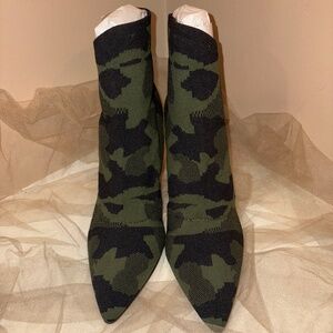 MIA Margerie Bootie, Camo size 10